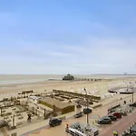 In With Sea Views Apartment